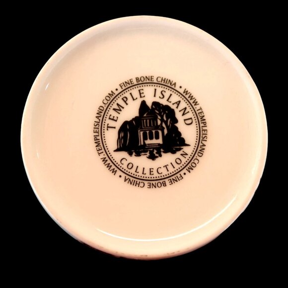 Queen Elizabeth II Diamond Jubilee. Limited Edition Fine Bone China Mug. - Picture 7 of 7